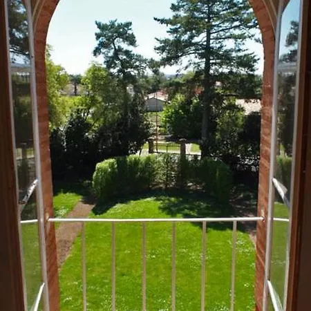 Chambres D'hotes Au Chateau 3* Saint-Nicolas-de-la-Grave