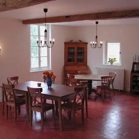 Chambres D'hotes Au Chateau 3*