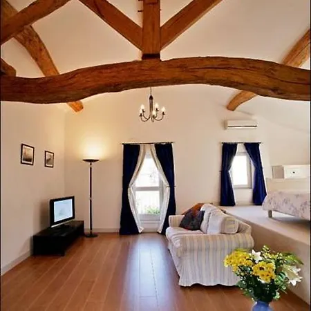 Chambres D'hotes Au Chateau Saint-Nicolas-de-la-Grave